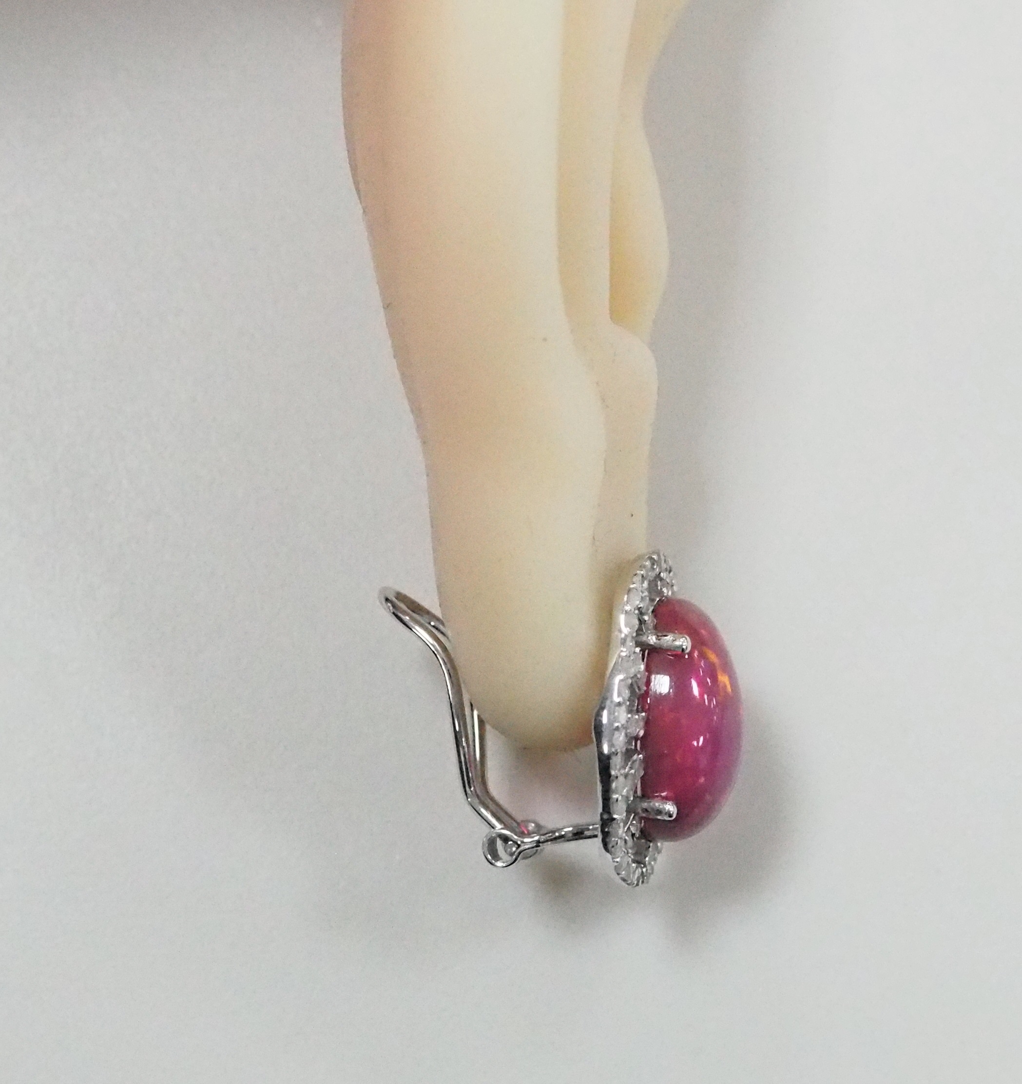 Серебряные серьги 925 пробы; вставки 2 Опал роз. 8,01ct; 126 Бр.Кр-17 0,69ct 2/5;